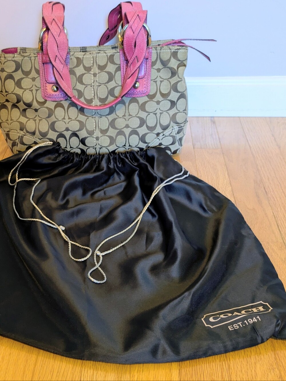 Coach Signature Print Shoulder Bag. - Picture 13 of 13